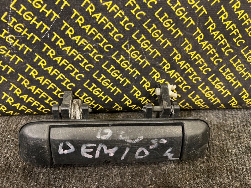 Ручка двери внешняя Mazda Demio DW3W B3E задняя правая (б/у)