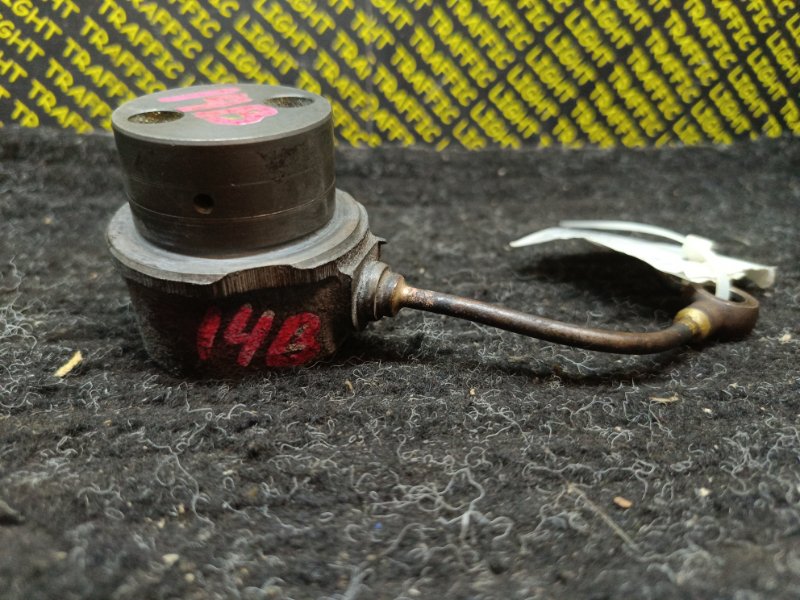 Вал промежуточной шестерни TOYOTA DYNA BU88 14B (б/у)