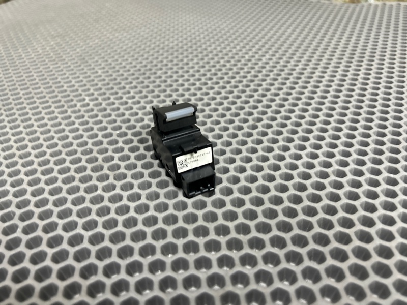 Кнопка стеклоподъемника Land Rover Range Rover Sport 2017 L494 30DDTX FK7214717AB контрактная