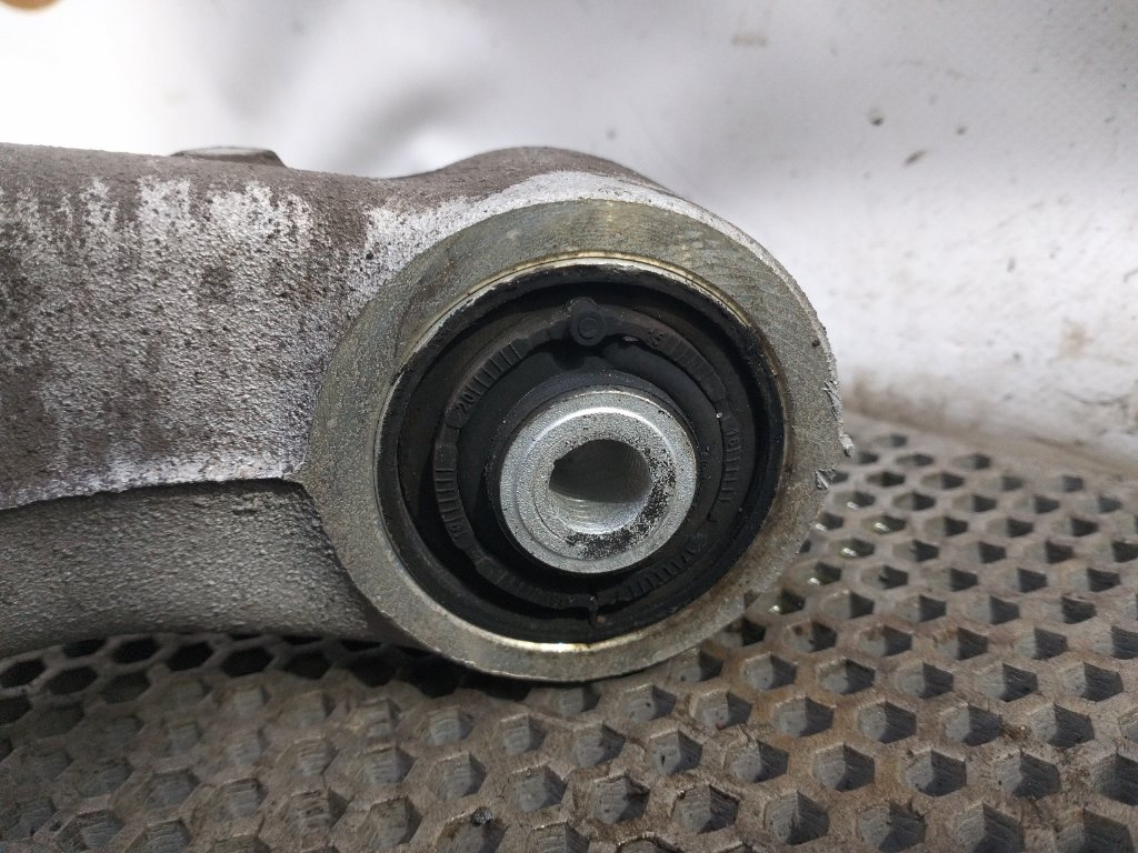 Рычаг подвески задний левый S6 2014 C7/4G