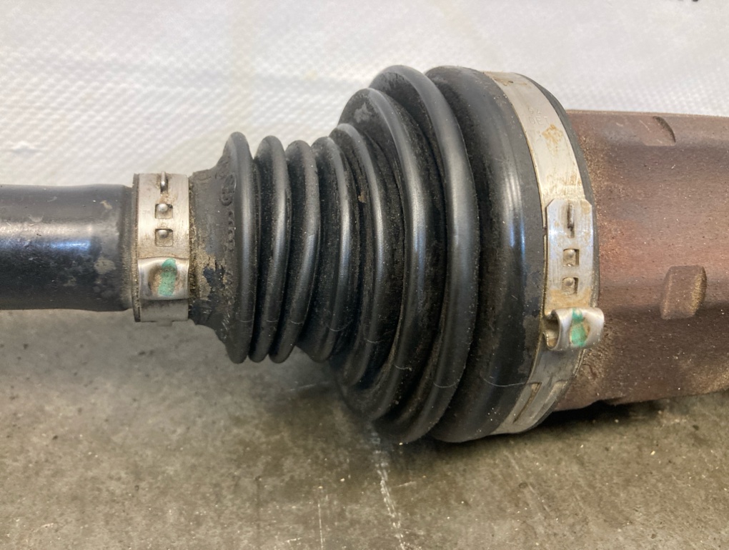 Привод передний правый Tiguan 2012 5N CCZ 2.0 TSI Привод передний правый Tiguan 2012 5N CCZ 2.0 TSI