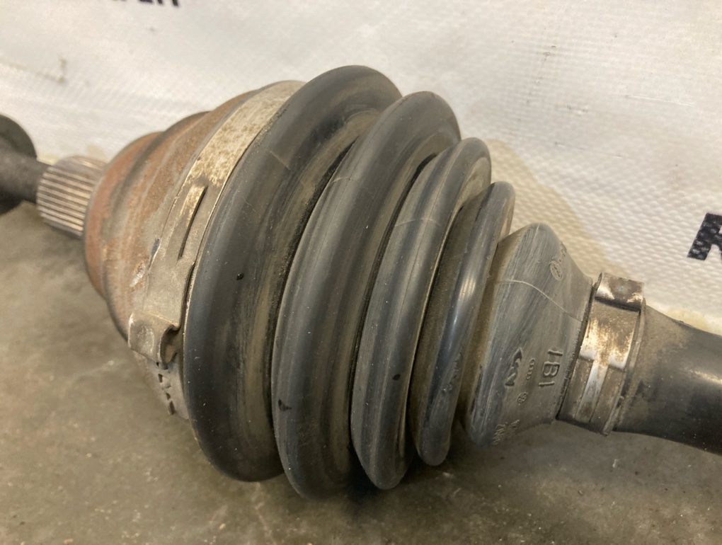 Привод передний правый Tiguan 2012 5N CCZ 2.0 TSI Привод передний правый Tiguan 2012 5N CCZ 2.0 TSI