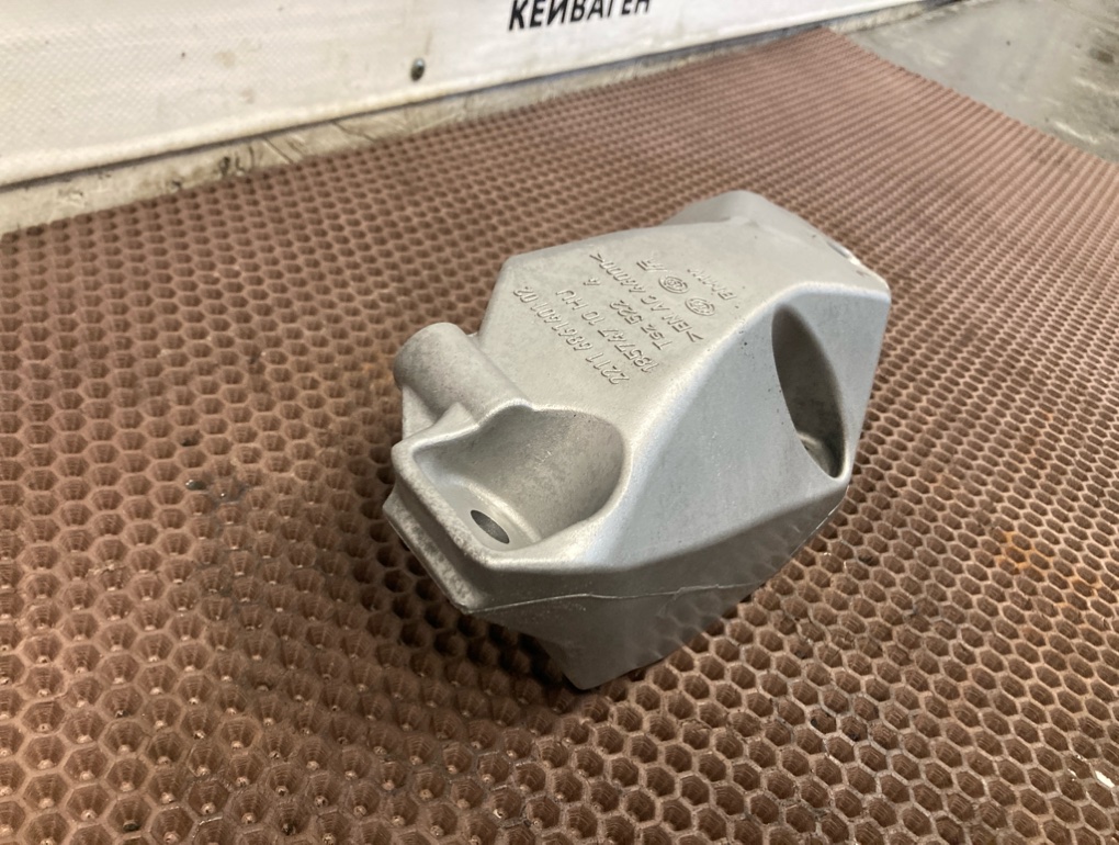 Кронштейн двигателя левый X4 2017 F26 B47D20A 2.0