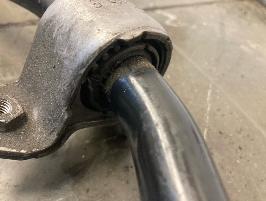 Стабилизатор поперечной устойчивости передний Tiguan 2013 5N CBA 2.0 TDI