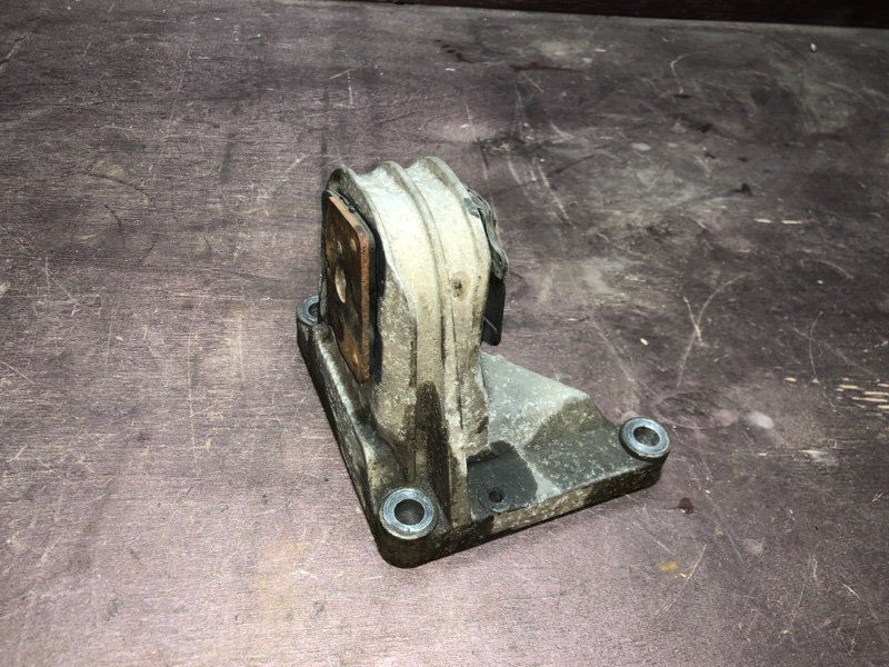 Опора КПП задняя Volvo S60 2006 Sedan B5244S 30680770 Б/У