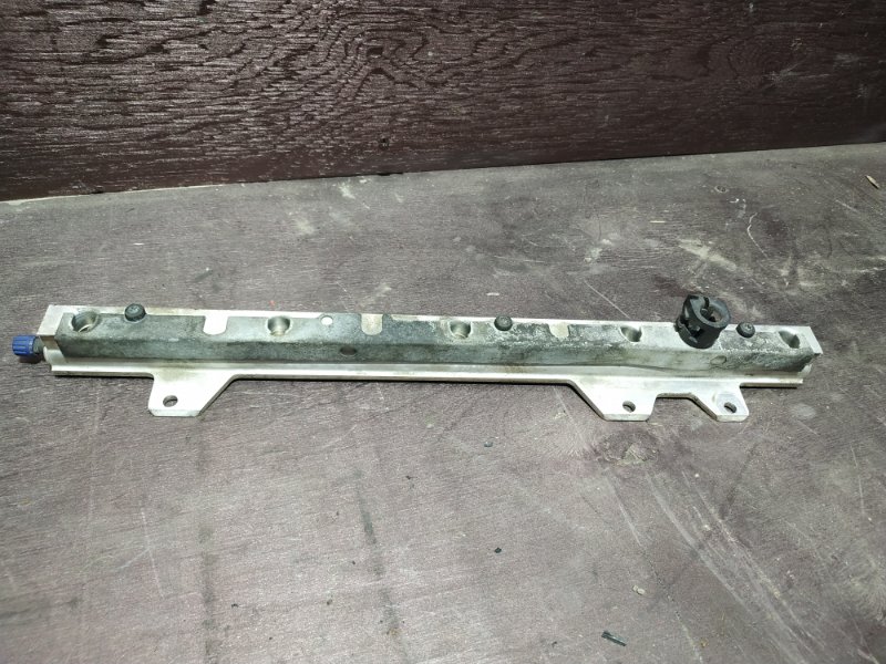 Запчасть рампа топливная Volvo S60 2006 Sedan B5244S 9458455 Б/У Рампа топливная Volvo S60 2006 Sedan B5244S 9458455 Б/У