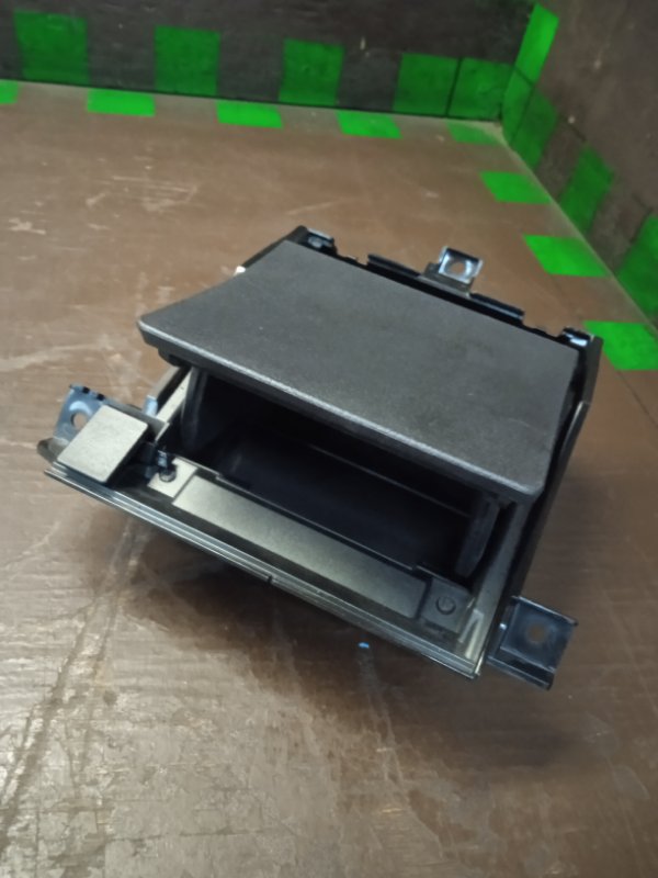 Бардачок передний RX450H 2021 GYL
