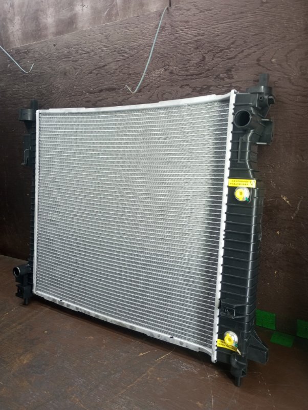 Радиатор охлаждения двигателя SRX 2011 FFN 3.0