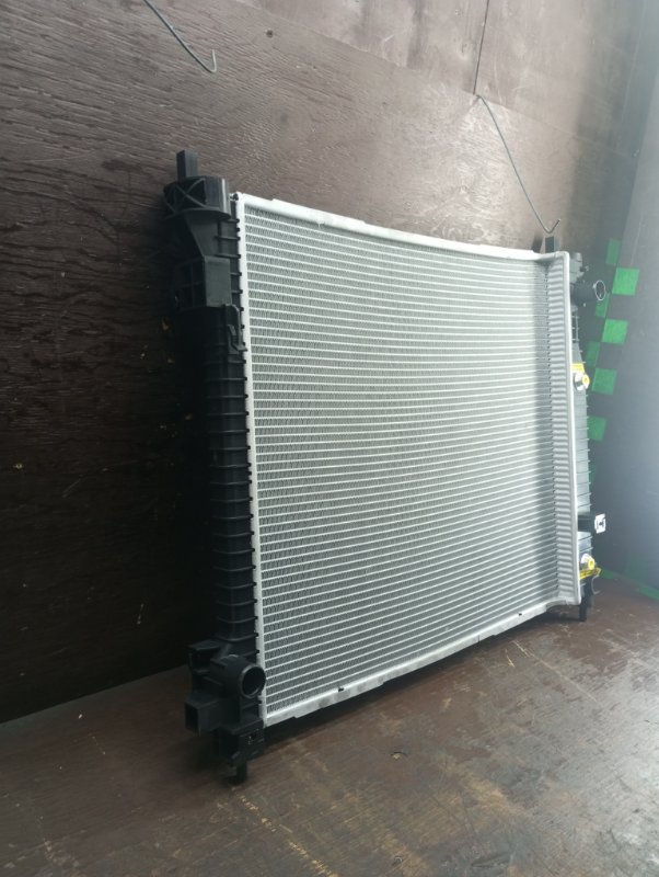 Радиатор охлаждения двигателя Cadillac SRX FFN 3.0
