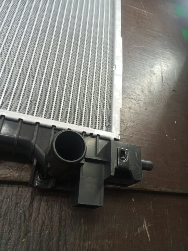 Радиатор охлаждения двигателя SRX 2011 FFN 3.0