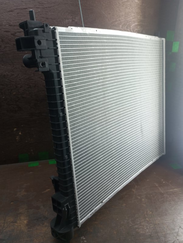 Радиатор охлаждения двигателя SRX 2011 FFN 3.0