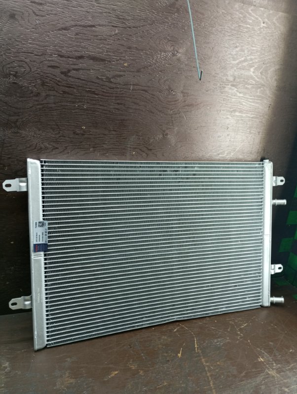 Радиатор охлаждения двигателя A6 2009 C6