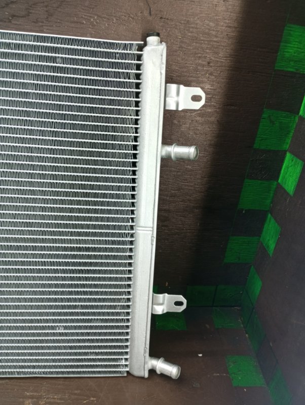Радиатор охлаждения двигателя A6 2009 C6