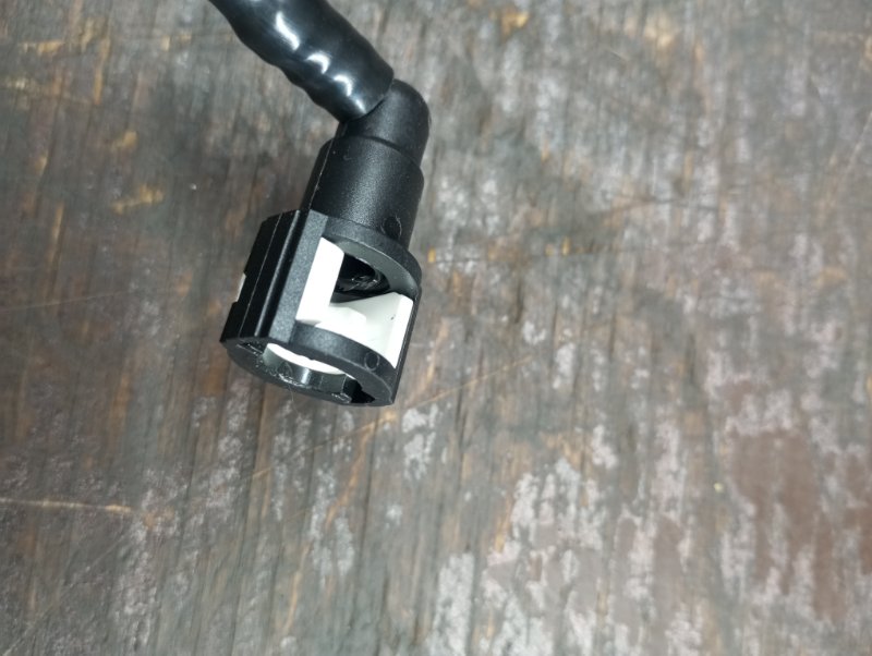 Трубка топливная Focus 2000 MK1