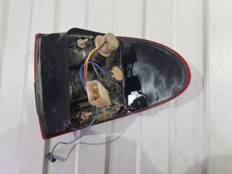 Фонарь задний левый 31105