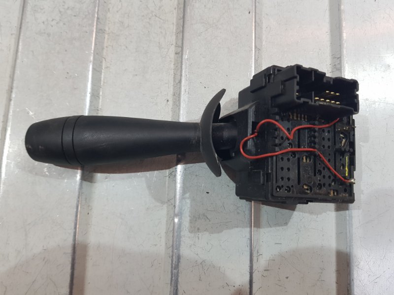 Подрулевой переключатель дворников Renault Logan L8 K7MA812