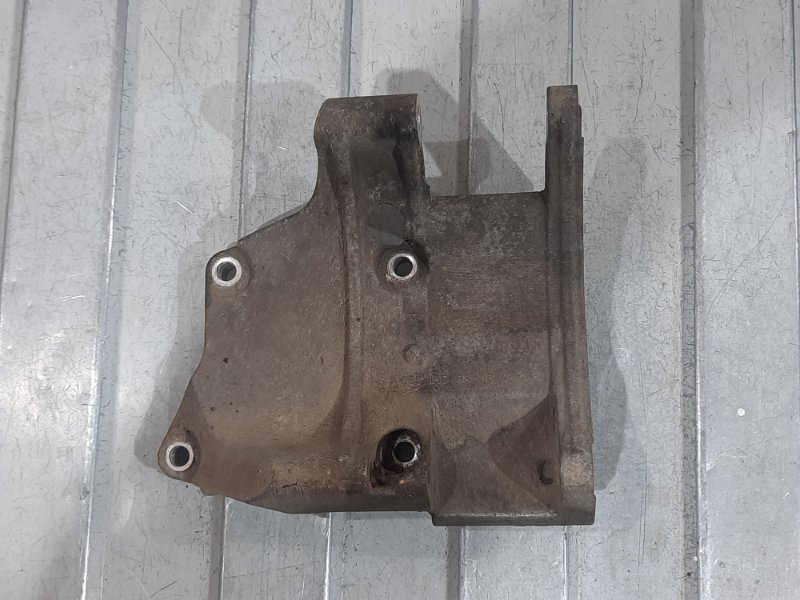 Кронштейн генератора SsangYong Kyron 2007- J200 D20DT 6651550335 Б/У