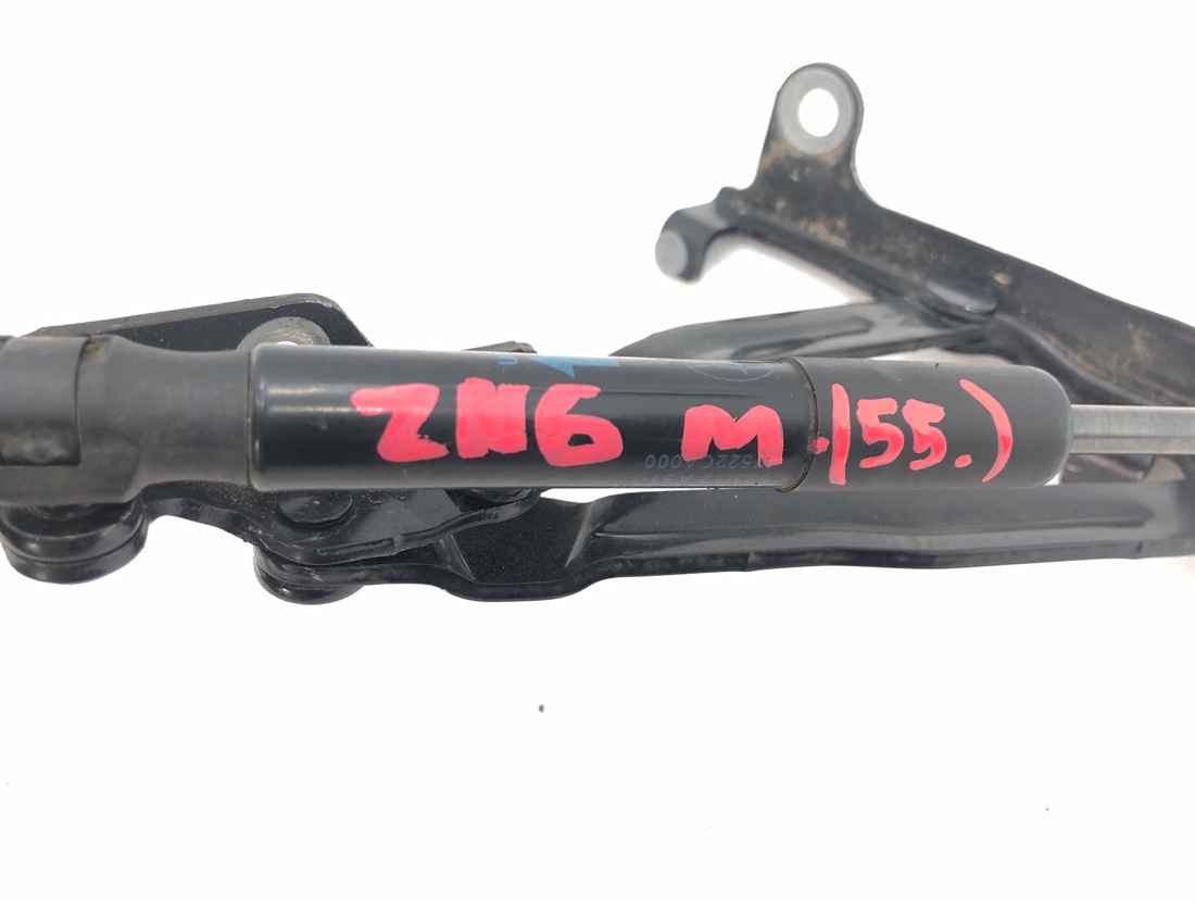 Амортизатор крышки багажника GT 86 2013 ZN6 FA20