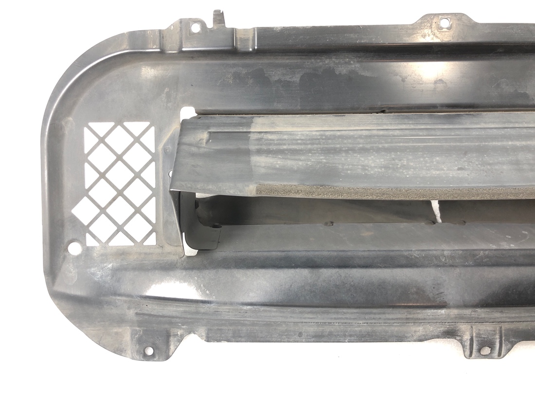 Направляющая интеркулера Subaru Forester SG5 EJ205 Направляющая интеркулера Subaru Forester SG5 EJ205