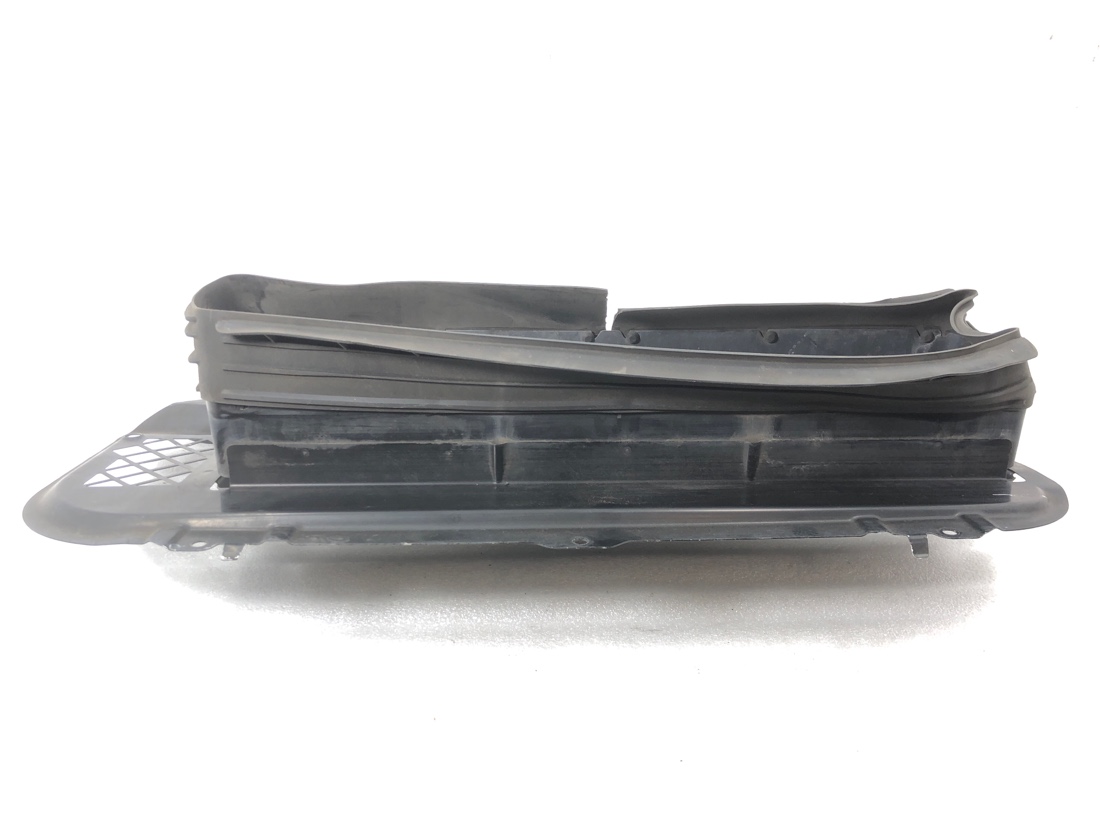 Направляющая интеркулера Forester 2004 SG5 EJ205 Направляющая интеркулера Forester 2004 SG5 EJ205