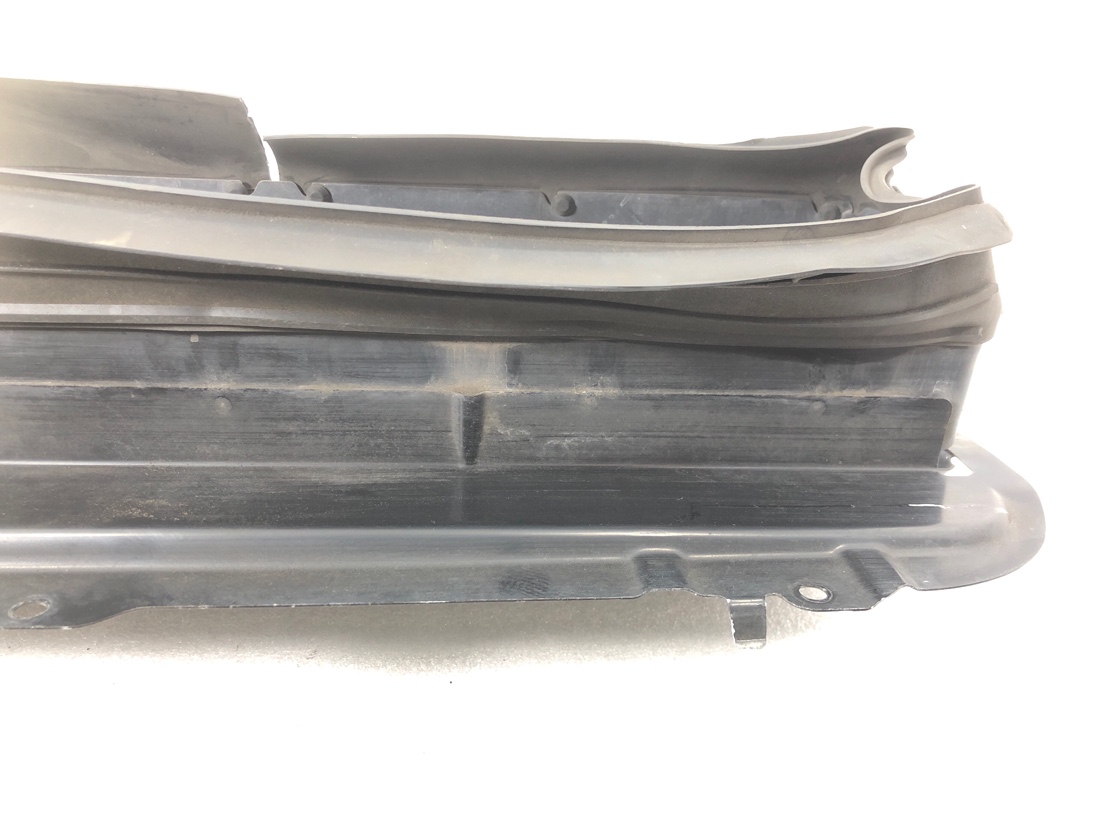 Направляющая интеркулера Forester 2004 SG5 EJ205 Направляющая интеркулера Forester 2004 SG5 EJ205