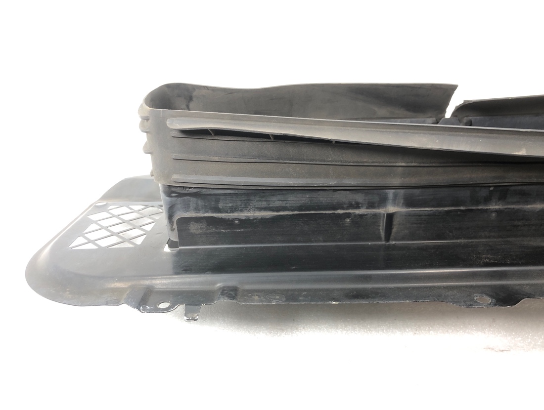 Направляющая интеркулера Forester 2004 SG5 EJ205 Направляющая интеркулера Forester 2004 SG5 EJ205