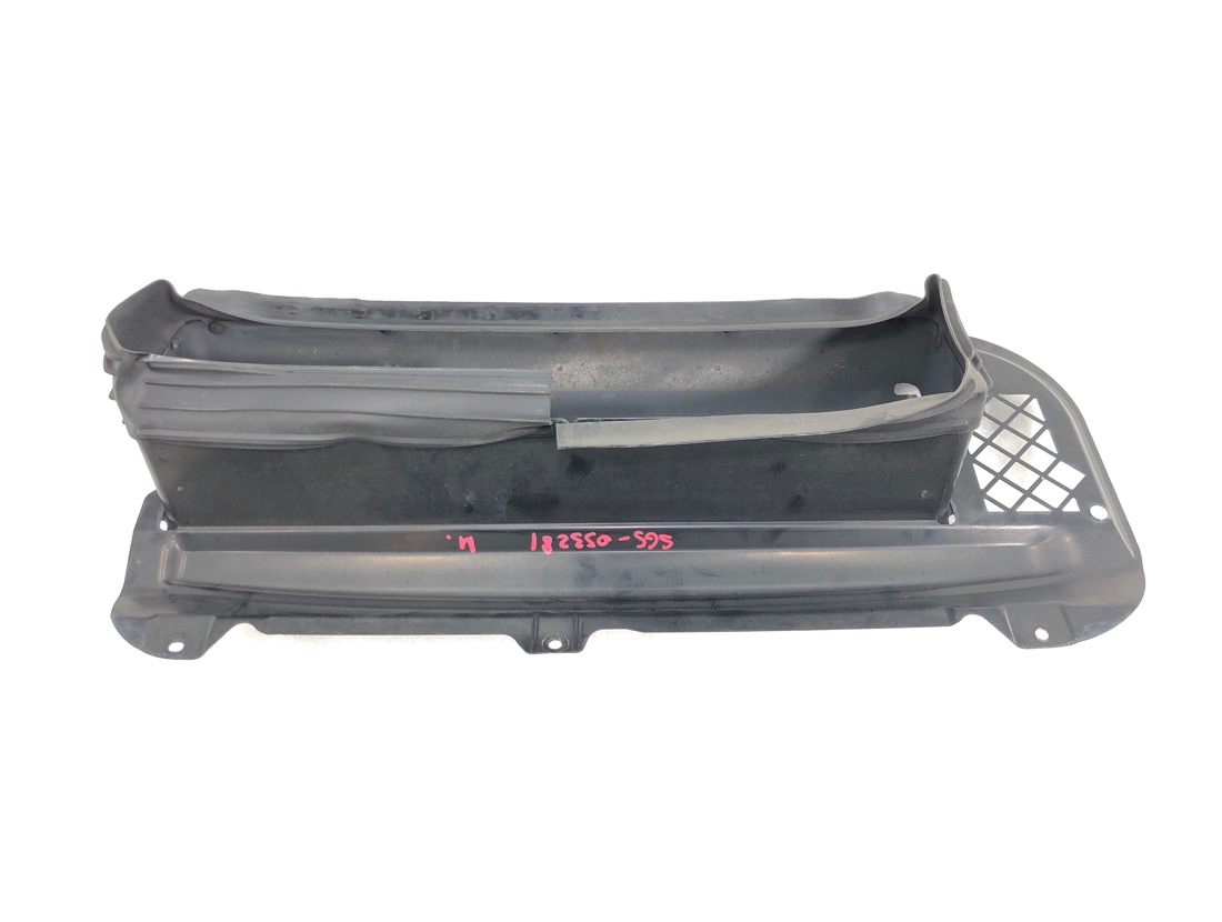 Направляющая интеркулера Forester 2004 SG5 EJ205 Направляющая интеркулера Forester 2004 SG5 EJ205