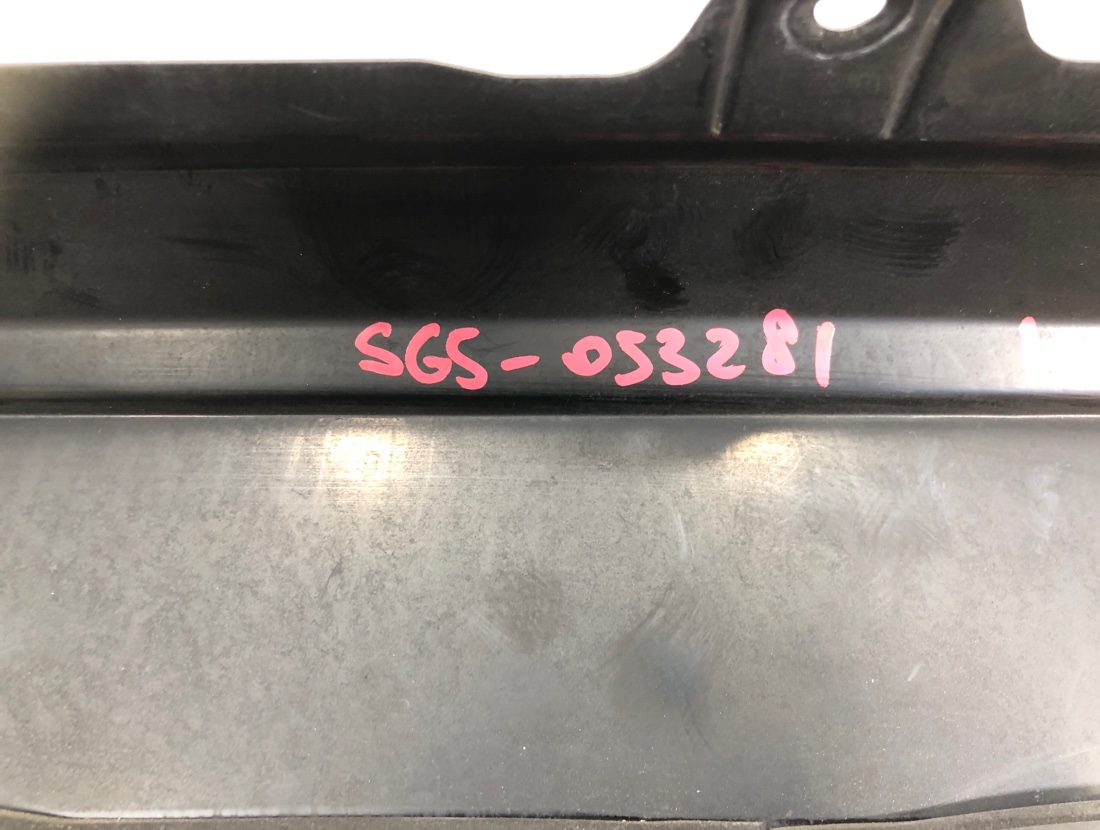 Направляющая интеркулера Forester 2004 SG5 EJ205 Направляющая интеркулера Forester 2004 SG5 EJ205