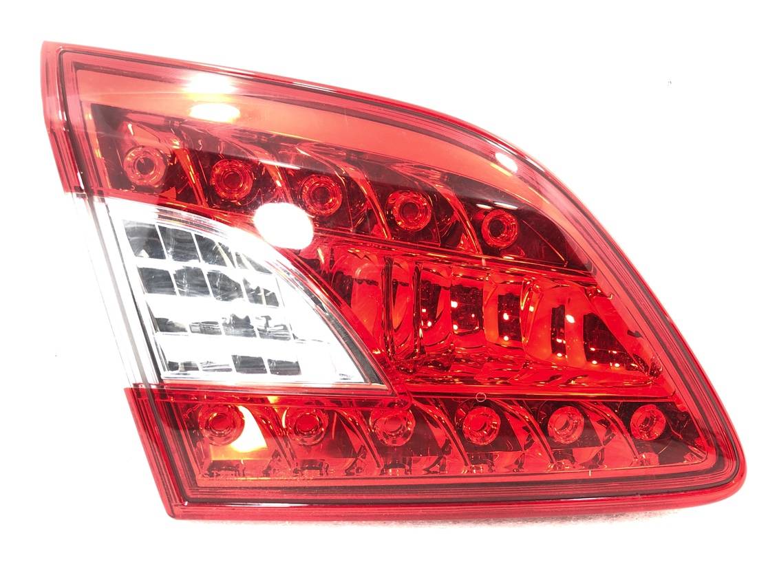 Стоп-сигнал левый Sylphy 2014 TB17