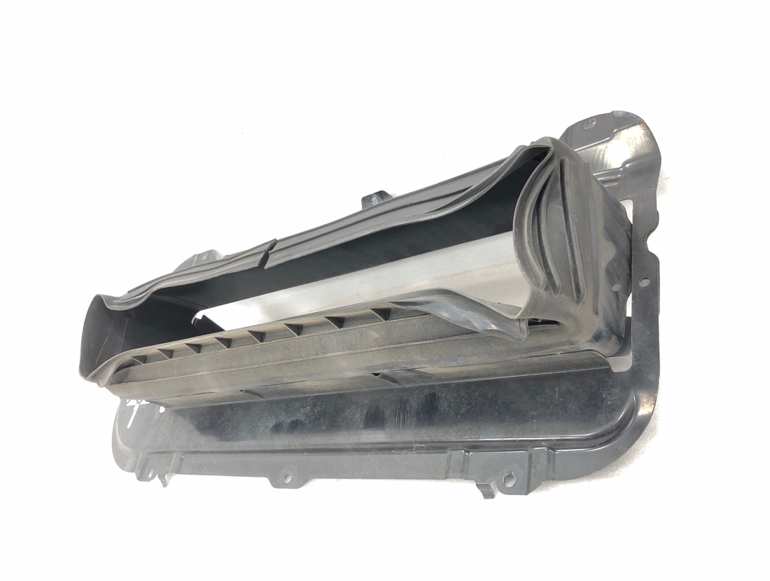 Направляющая интеркулера Forester 2005 SG5 Направляющая интеркулера Forester 2005 SG5