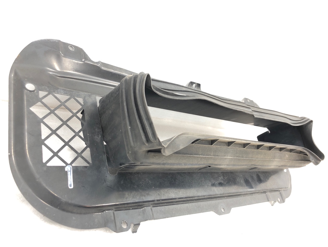 Направляющая интеркулера Forester 2005 SG5 Направляющая интеркулера Forester 2005 SG5