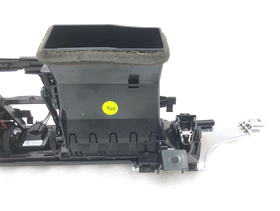 Дефлектор печки A6 2012 4G2 CHV
