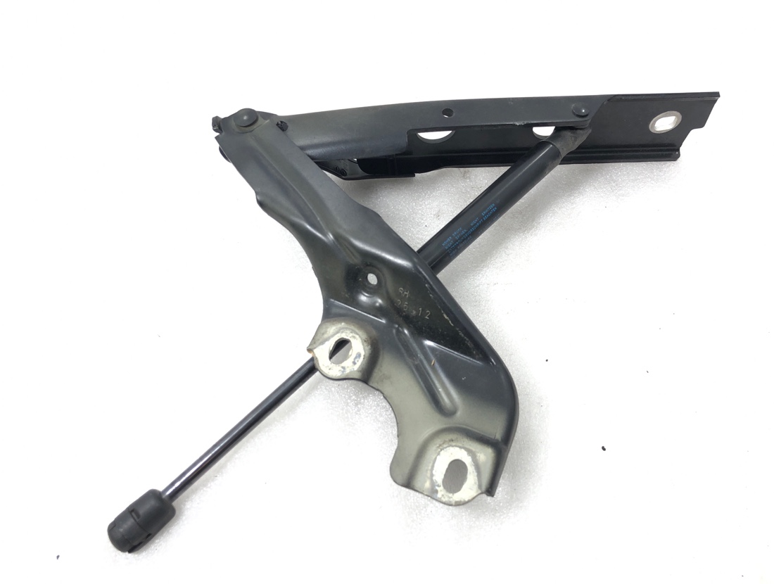 Петля капота A6 2012 4G2 CHV