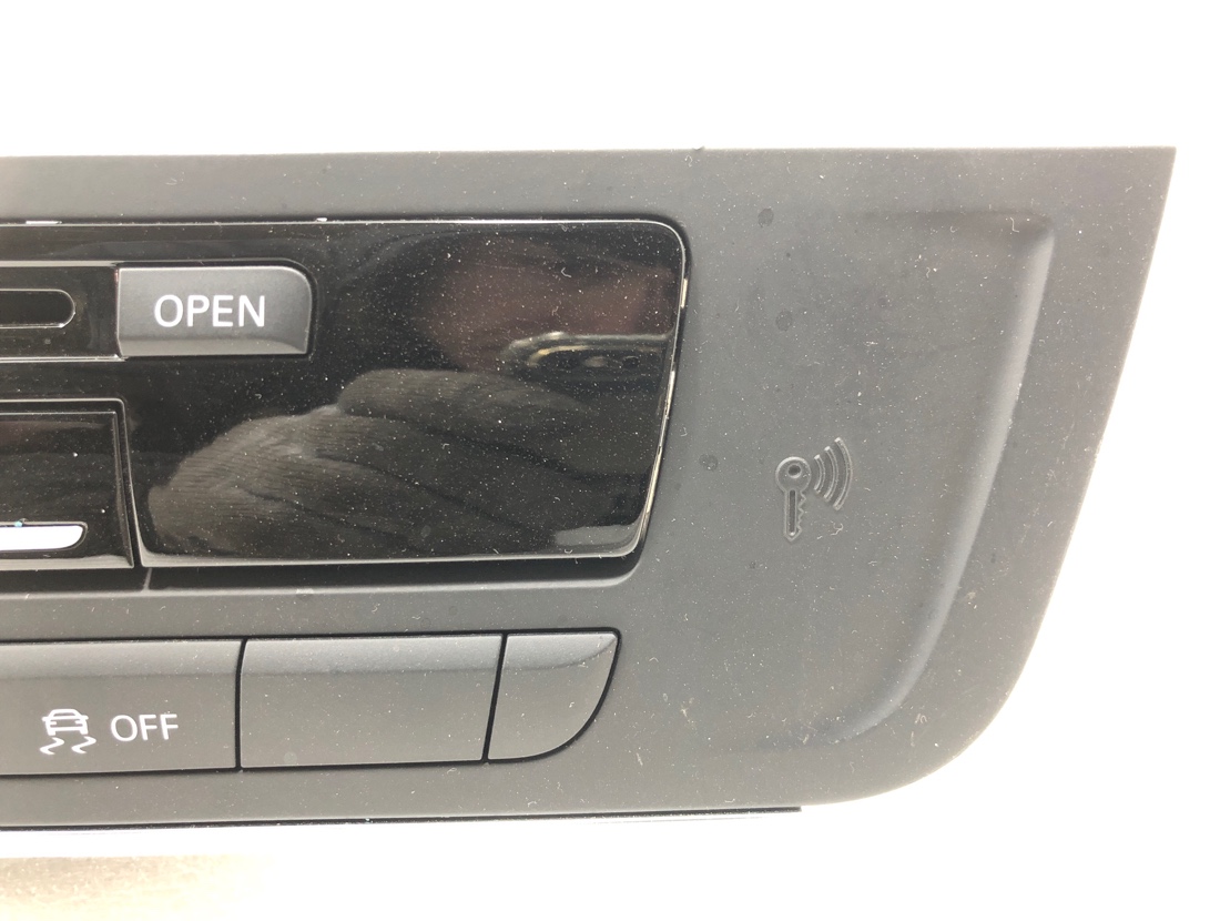 Магнитола Audi A6 4G2 CHVA