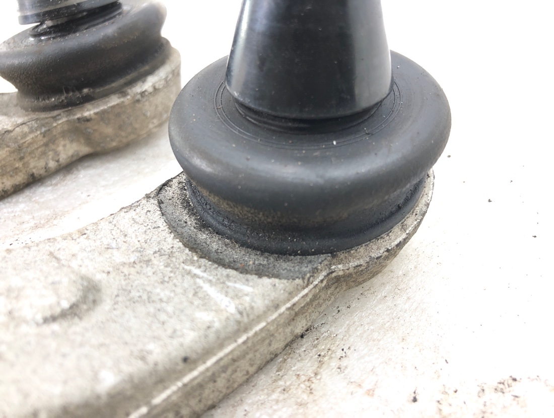 Рычаг задний Skyline 2006 CKV36 VQ37VHR