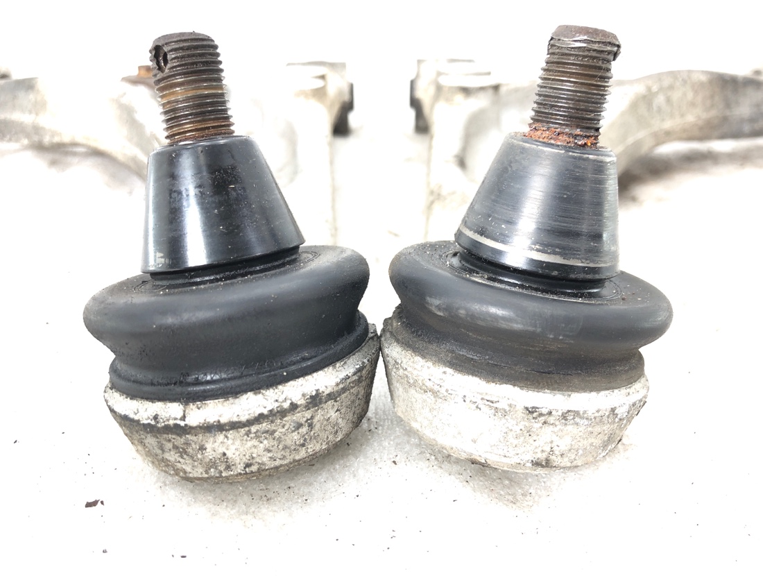 Рычаг задний Skyline 2006 CKV36 VQ37VHR