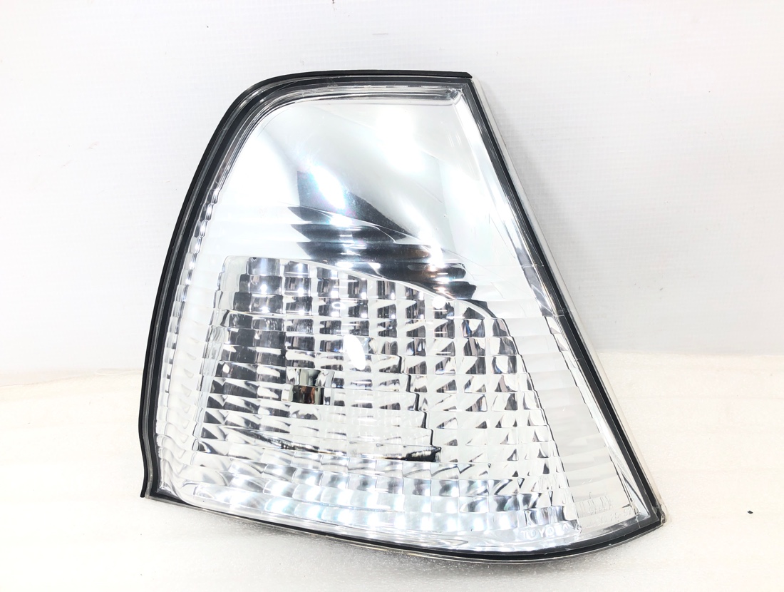 Габарит правый Toyota Grand Hiace 2001 VCH10 5VZFE 81730-26020 контрактная