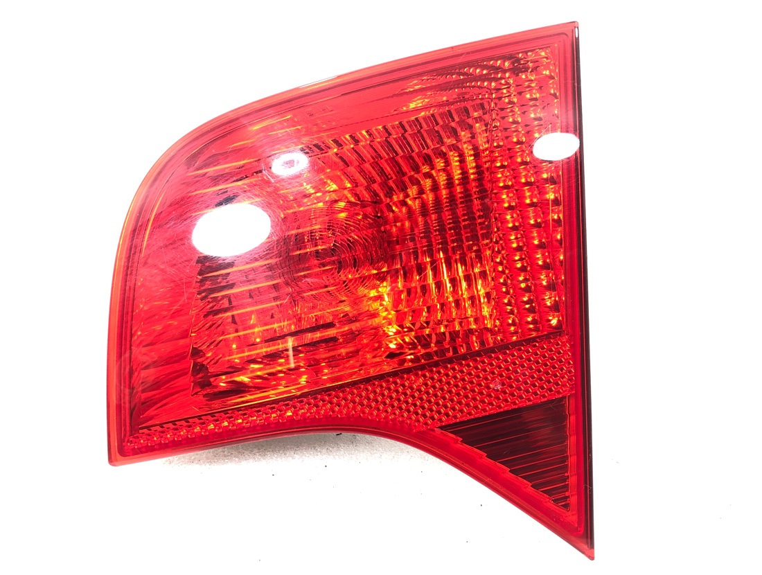 Стоп-сигнал правый A4 2006 8EC AUK