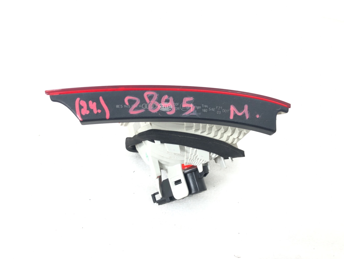 Стоп-сигнал правый A4 2006 8EC AUK