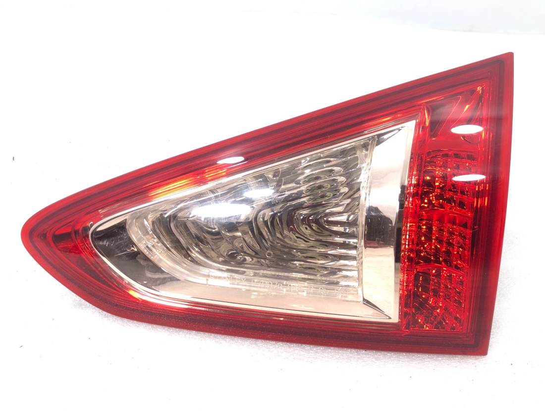 Стоп-сигнал правый Skyline Crossover 2009 J50 VQ37VHR