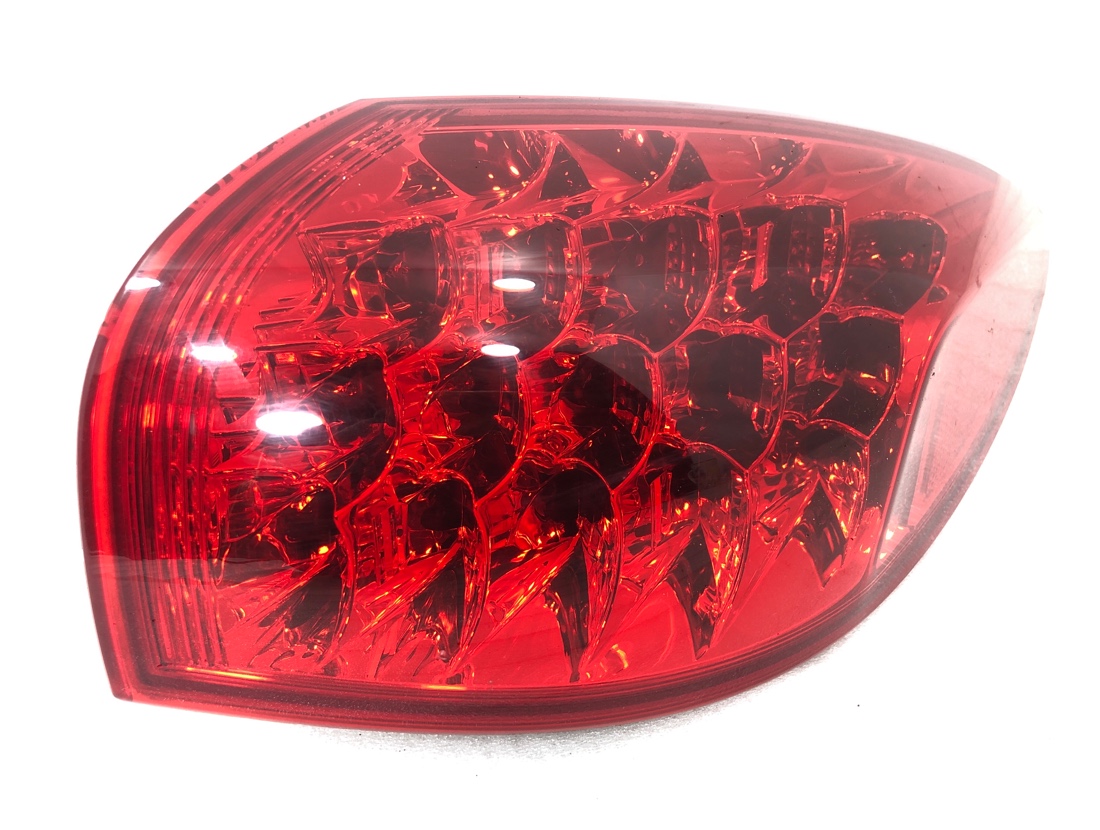 Стоп-сигнал правый Skyline Crossover 2010 NJ50 VQ37VHR