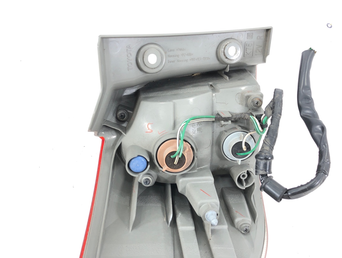 Стоп-сигнал правый Wish 2009 ZGE20 2ZRFE Стоп-сигнал правый Wish 2009 ZGE20 2ZRFE