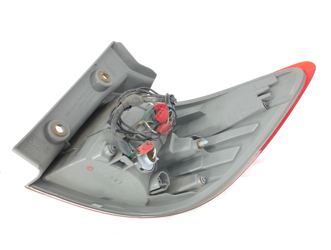 Стоп-сигнал левый Wish 2009 ZGE20 2ZRFE