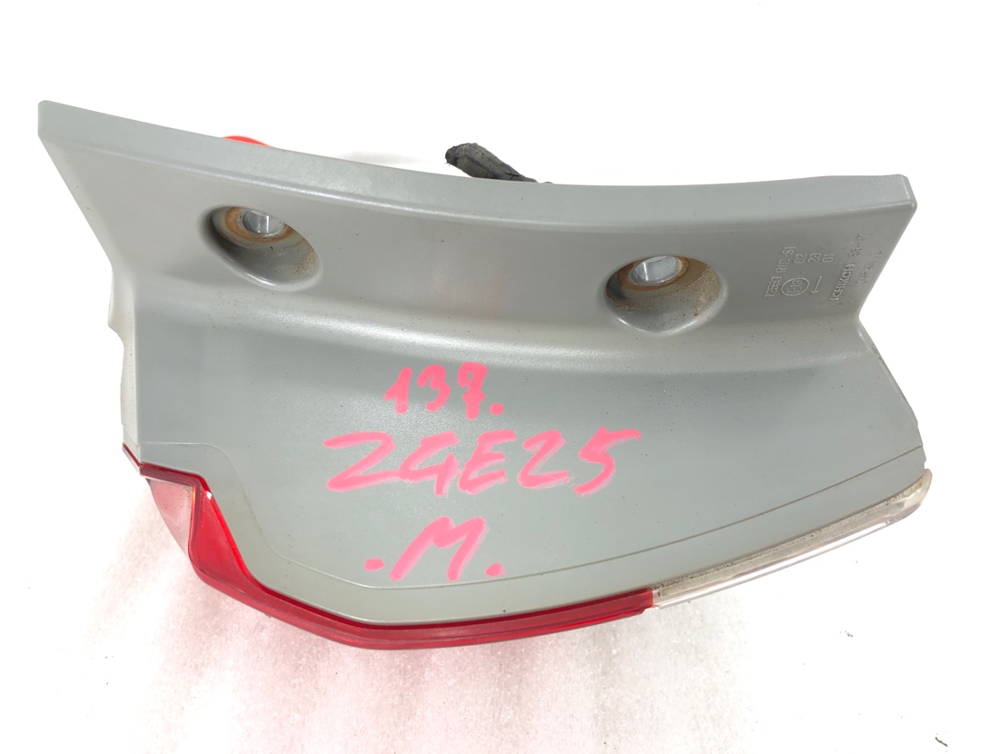 Стоп-сигнал левый Wish 2009 ZGE20 2ZRFE