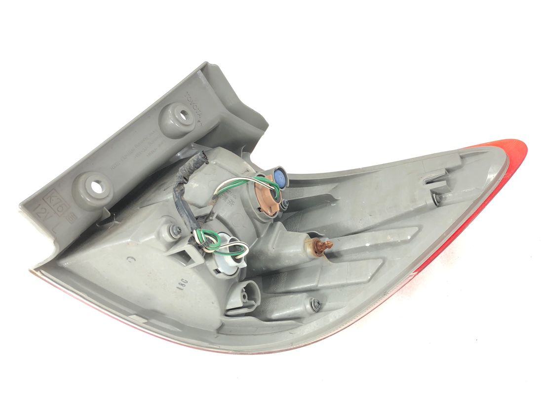 Стоп-сигнал левый Wish 2009 ZGE20 2ZRFE