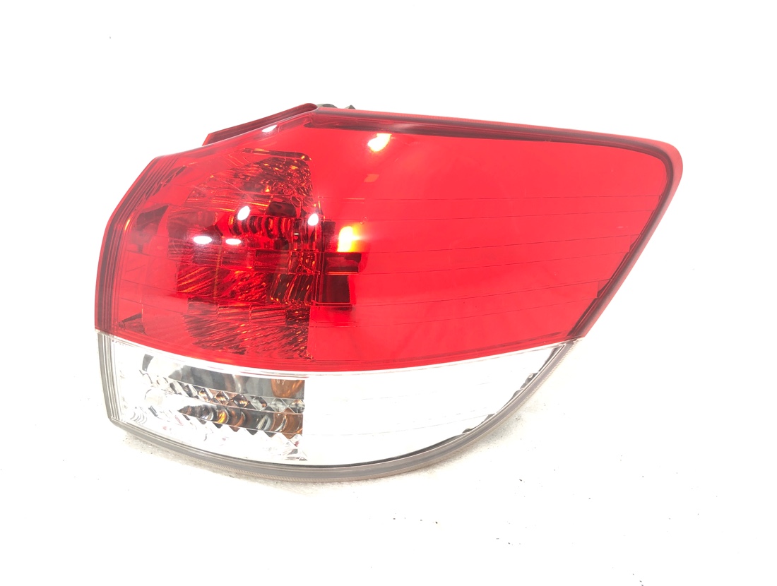 Стоп-сигнал правый Toyota Wish 2009 ZGE20 2ZRFE 8158168010 контрактная