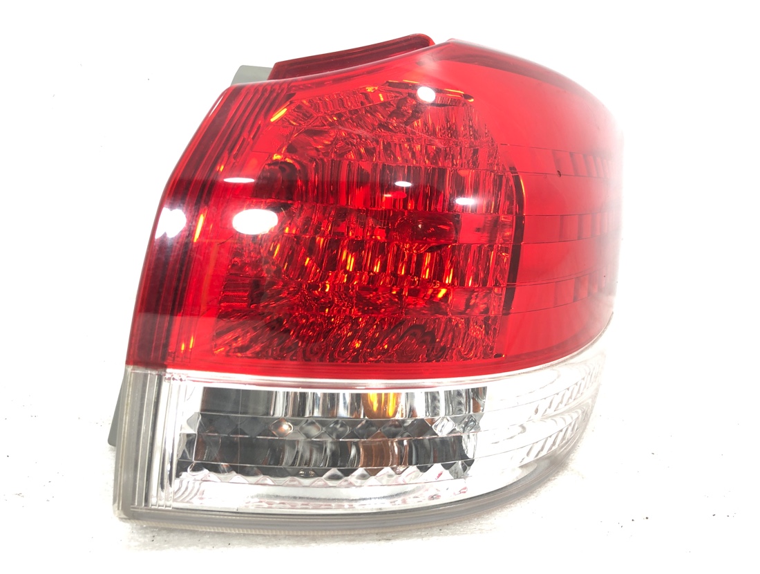 Стоп-сигнал правый Wish 2009 ZGE20 2ZRFE