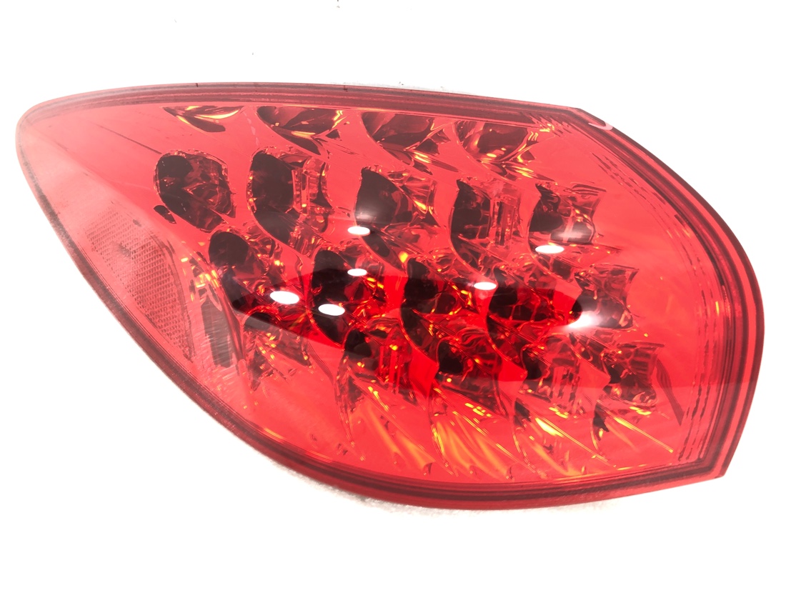 Стоп-сигнал левый Skyline Crossover 2008 J50 VQ37VHR