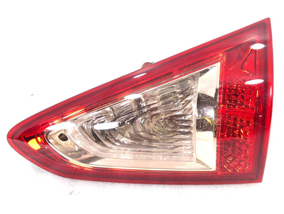 Стоп-сигнал правый Skyline Crossover 2008 J50 VQ37VHR Стоп-сигнал правый Skyline Crossover 2008 J50 VQ37VHR