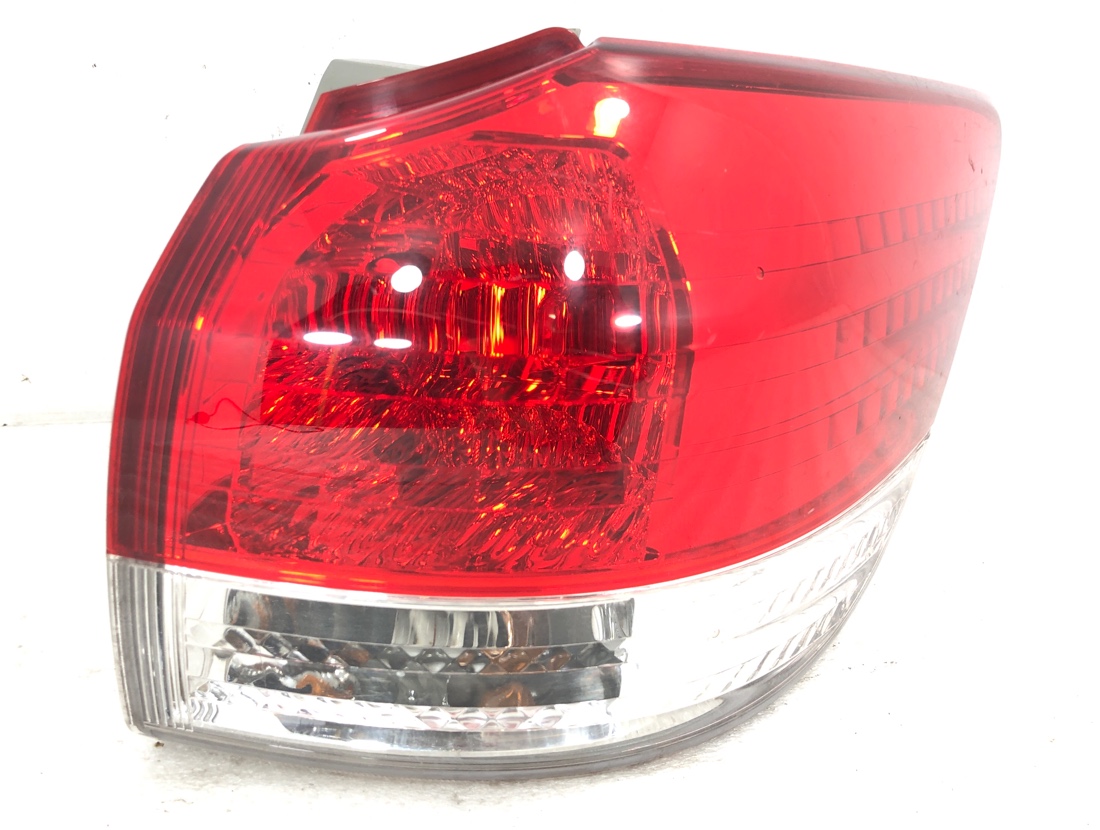 Стоп-сигнал правый Wish 2009 ZGE20 2ZRFE